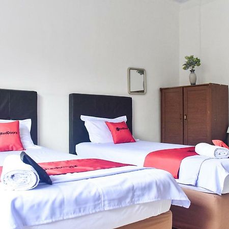 Reddoorz Near Sultan Hasanuddin Airport 2 Hotell Mandai Exteriör bild