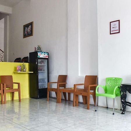 Reddoorz Near Sultan Hasanuddin Airport 2 Hotell Mandai Exteriör bild
