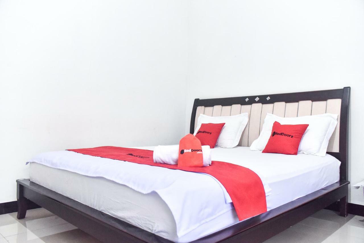 Reddoorz Near Sultan Hasanuddin Airport 2 Hotell Mandai Exteriör bild