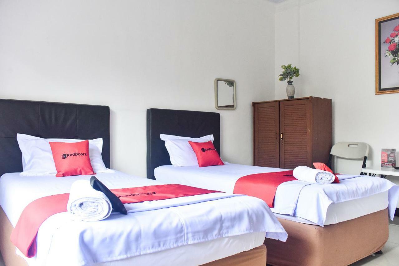 Reddoorz Near Sultan Hasanuddin Airport 2 Hotell Mandai Exteriör bild