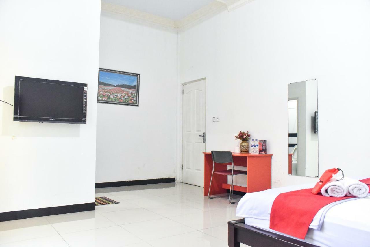 Reddoorz Near Sultan Hasanuddin Airport 2 Hotell Mandai Exteriör bild