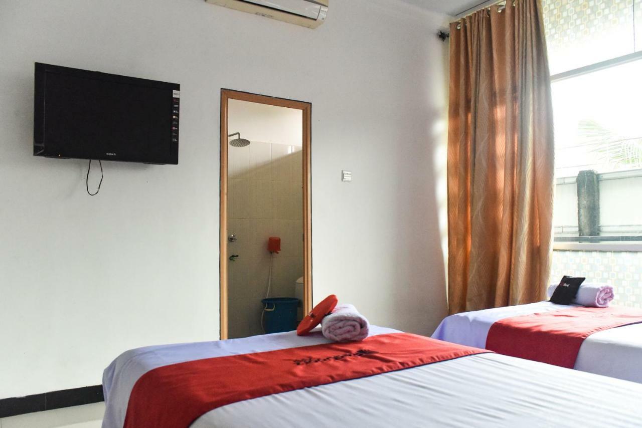 Reddoorz Near Sultan Hasanuddin Airport 2 Hotell Mandai Exteriör bild