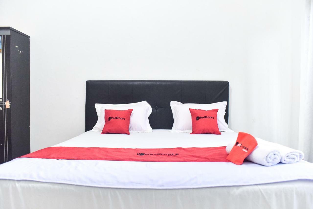 Reddoorz Near Sultan Hasanuddin Airport 2 Hotell Mandai Exteriör bild